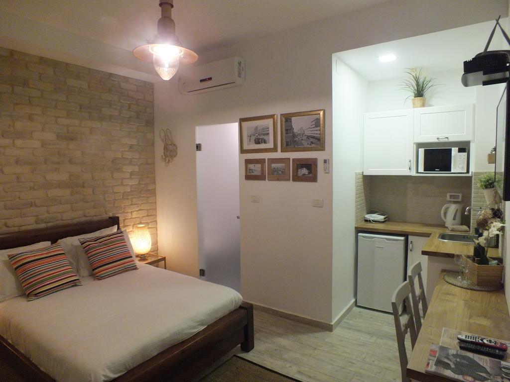 Banker'S Boutique Apartman Haifa Szoba fotó